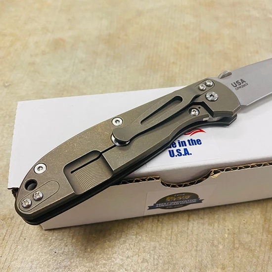 Rick Hinderer Tri-Way Firetac Folding Knife 3.625" CPM-20CV Stonewashed Recurve Blade, Black G10 And Battle Bronze Titanium Handles Knife - Image 5