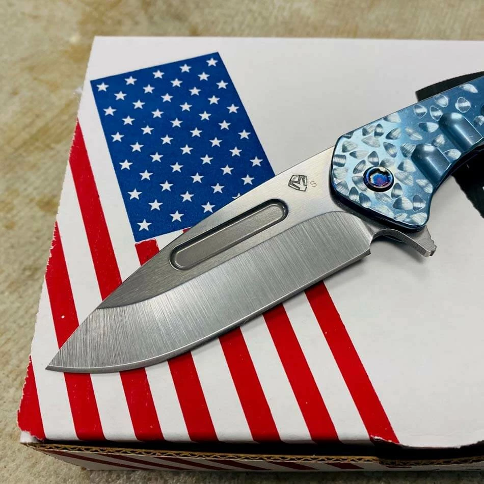 Medford Praetorian Slim Flipper 3.25" S35VN Drop Point Blade Aquamarine Falling Leaf Knife Serial 112-040 - Image 3