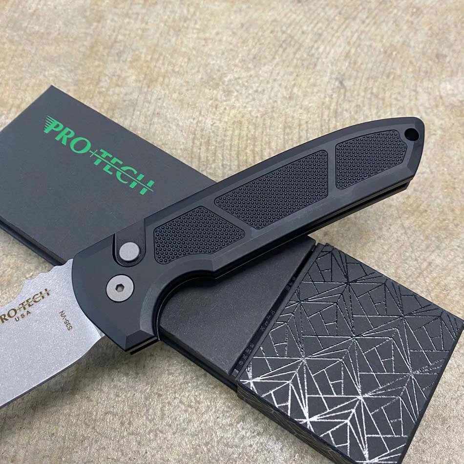 Protech LG305 Les George Rockeye 3.4" CPM-S35VN Blade, Textured Black Handles, Blasted Hardware, Black Clip, Automatic Knife - Image 3